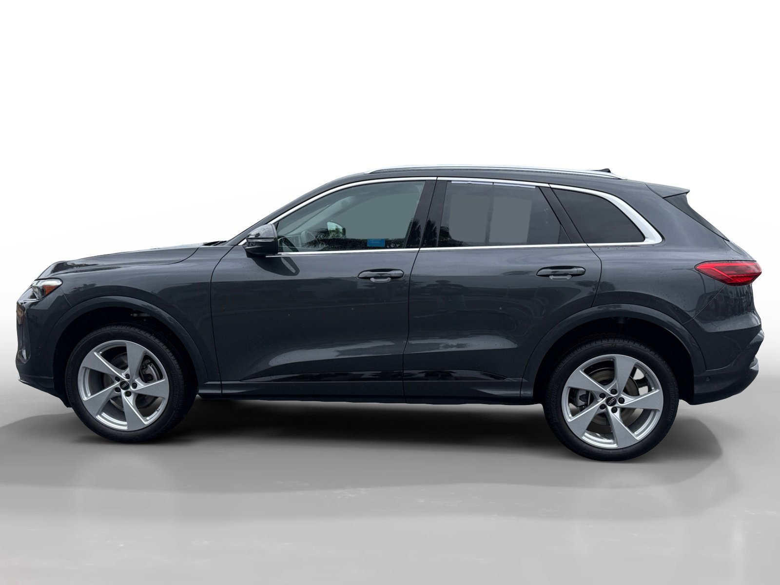 Certified 2025 Audi Q5 Premium Plus w/ Premium Plus image 2