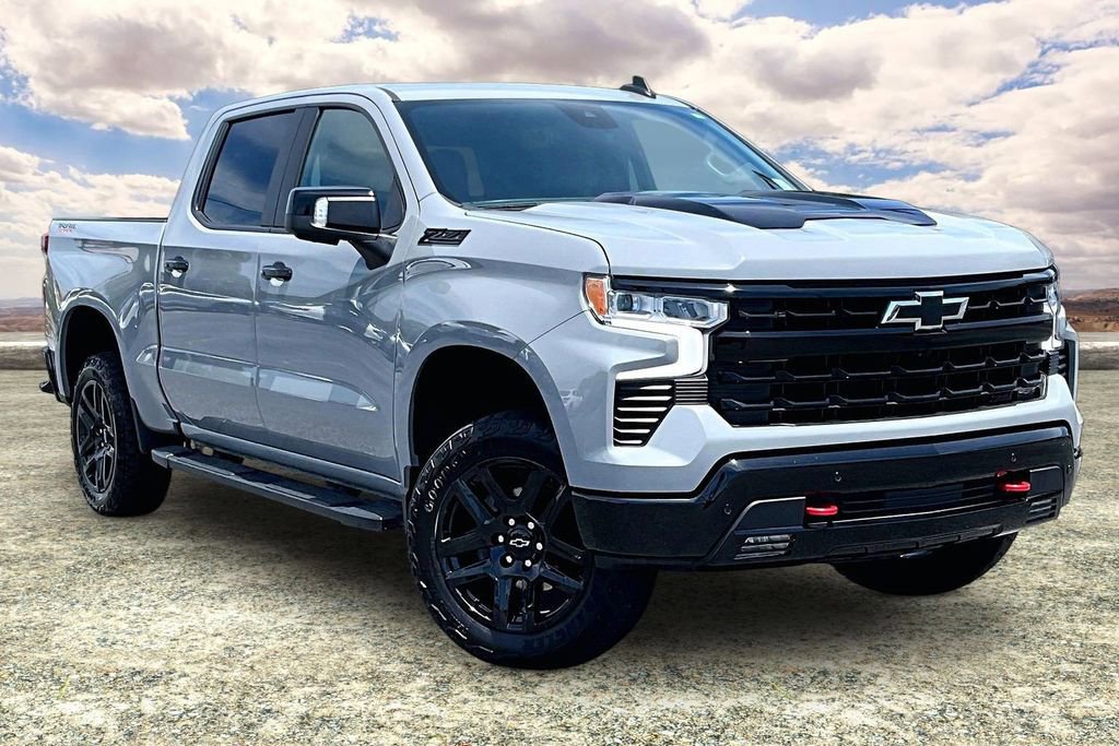 Used 2024 Chevrolet Silverado 1500 LT Trail Boss w/ Convenience Package II AWD/4WD image 1
