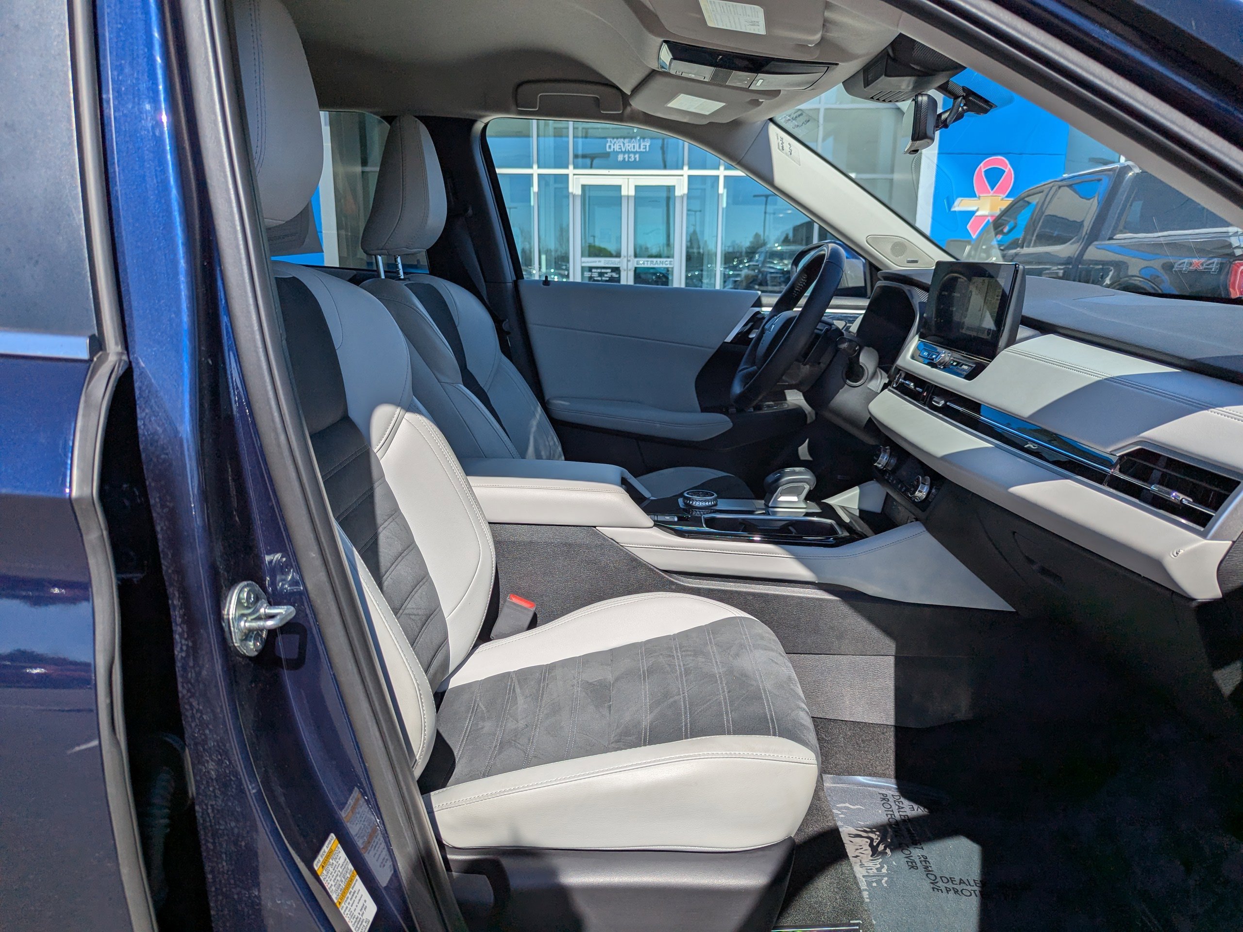 Used 2025 Mitsubishi Outlander SE AWD/4WD image 41