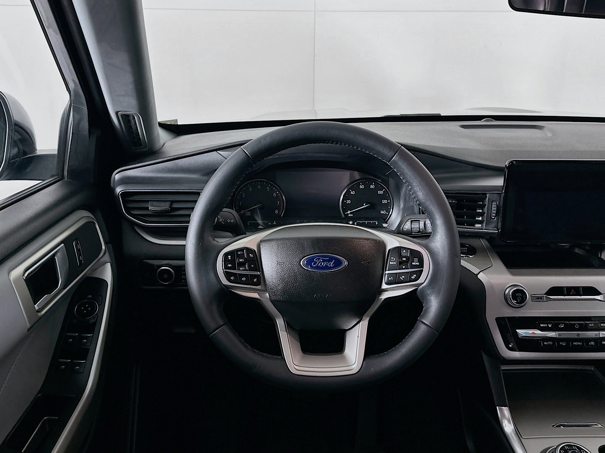 Used 2023 Ford Explorer XLT w/ Equipment Group 202A image 17