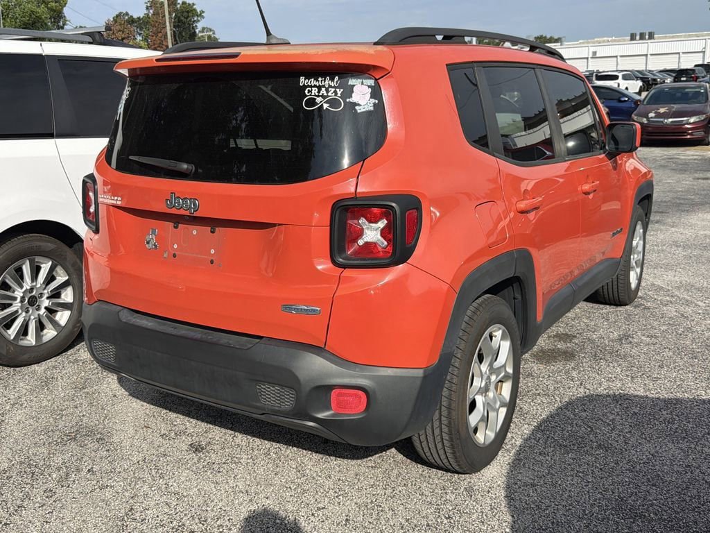 Used 2017 Jeep Renegade Latitude FWD image 11