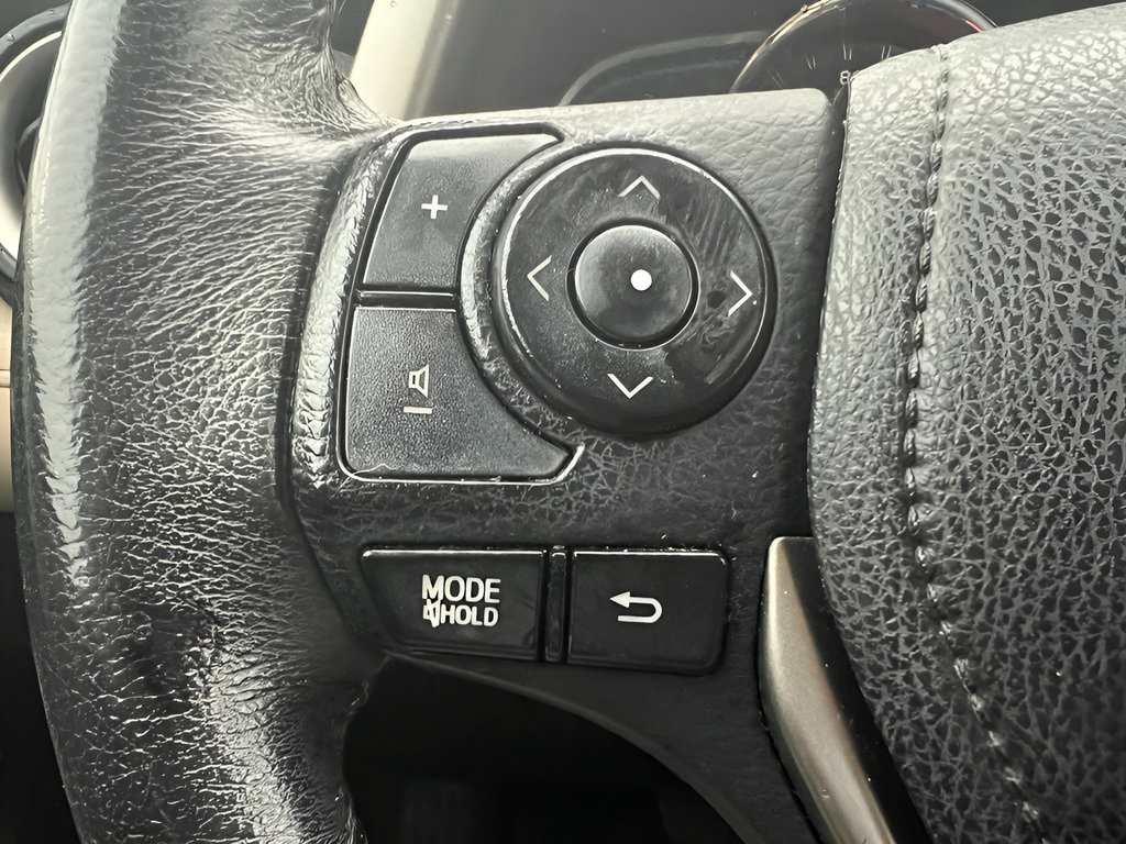 Used 2015 Toyota RAV4 Limited w/ Technology Package AWD/4WD image 25