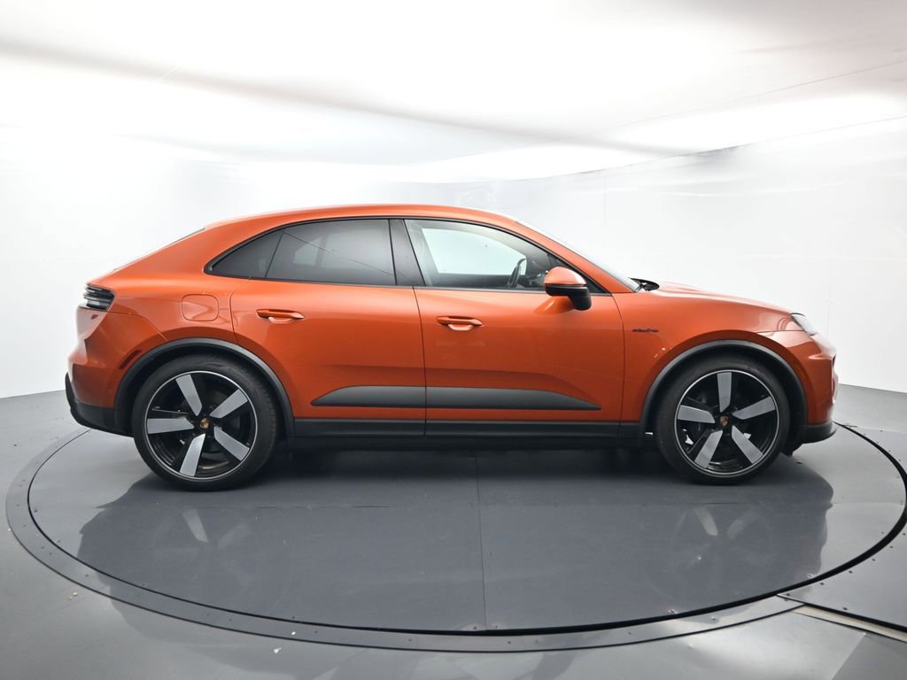 Certified 2025 Porsche Macan Electric image 16