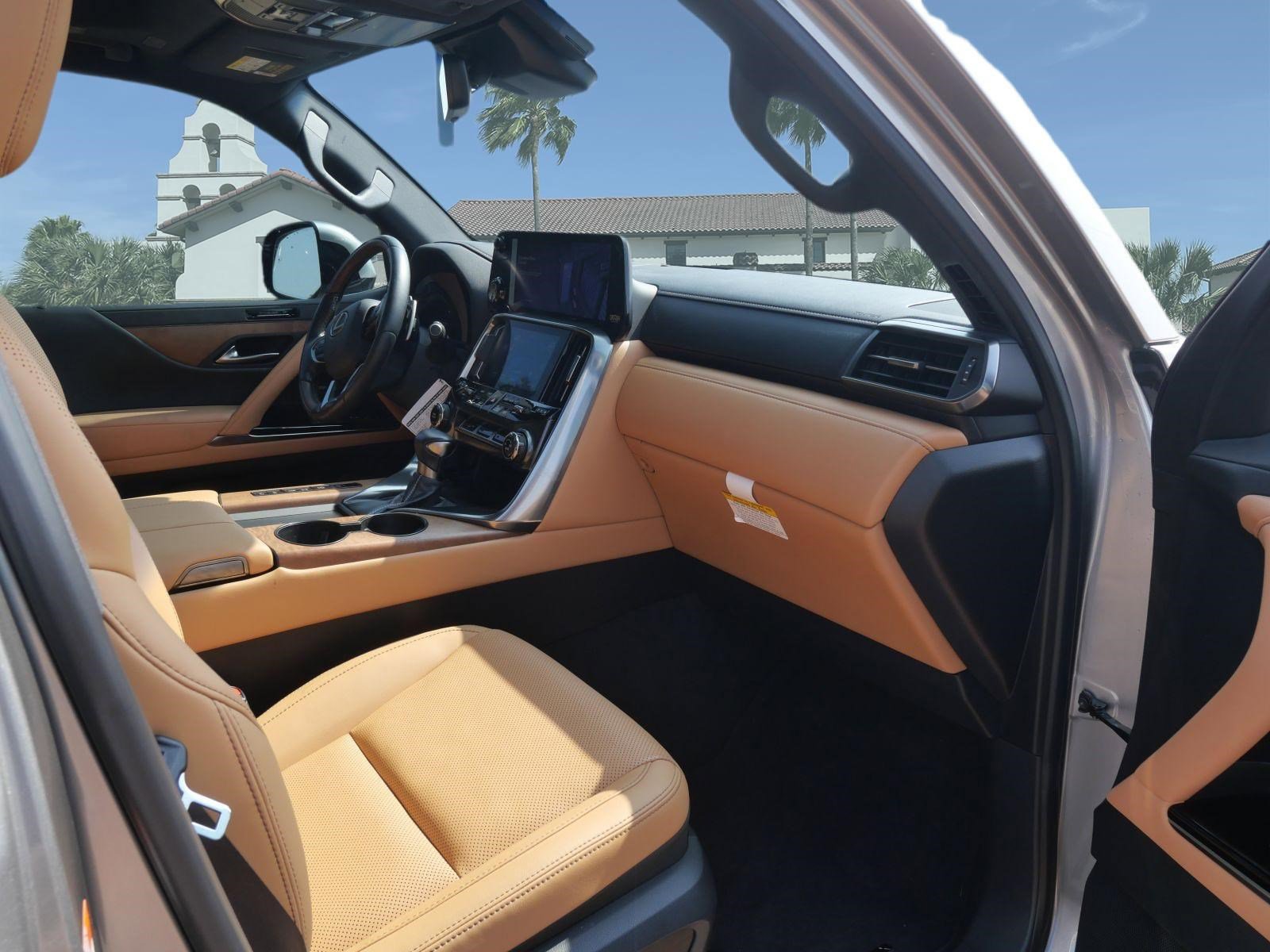 Certified 2024 Lexus LX 600 4WD w/ Luxury Package image 15