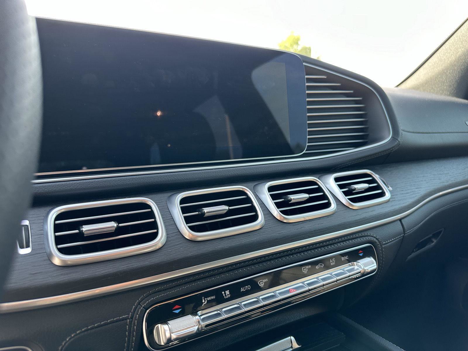 Used 2025 Mercedes-Benz GLS 450 4MATIC image 12