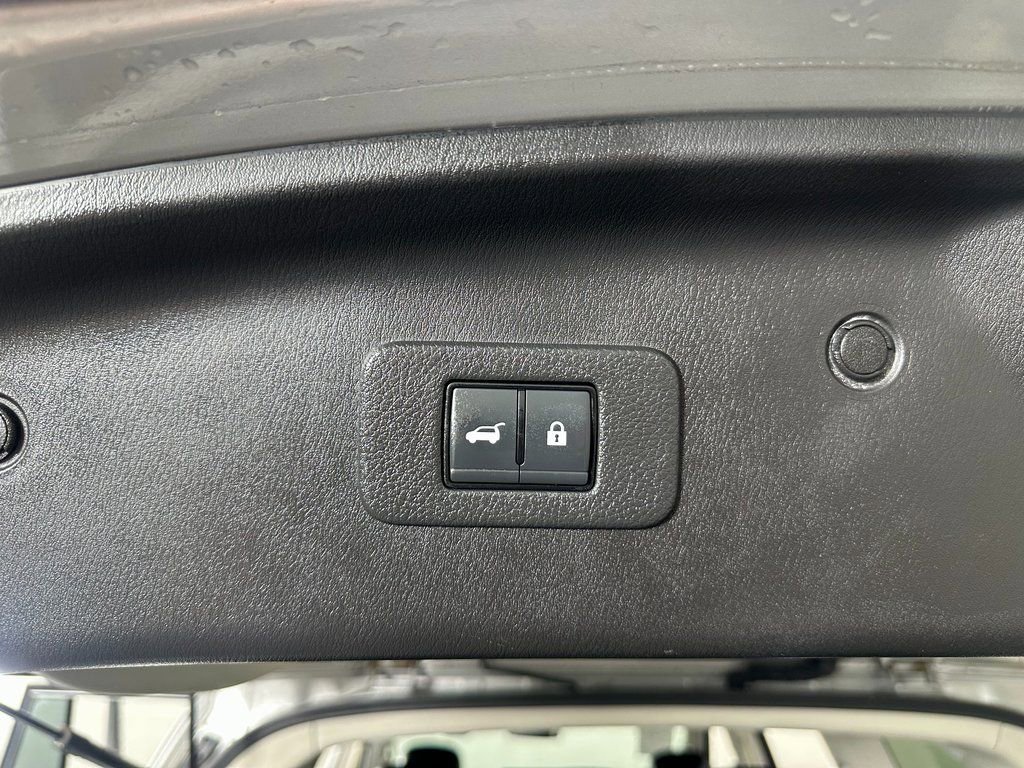 Used 2024 Nissan Armada SL AWD/4WD image 23