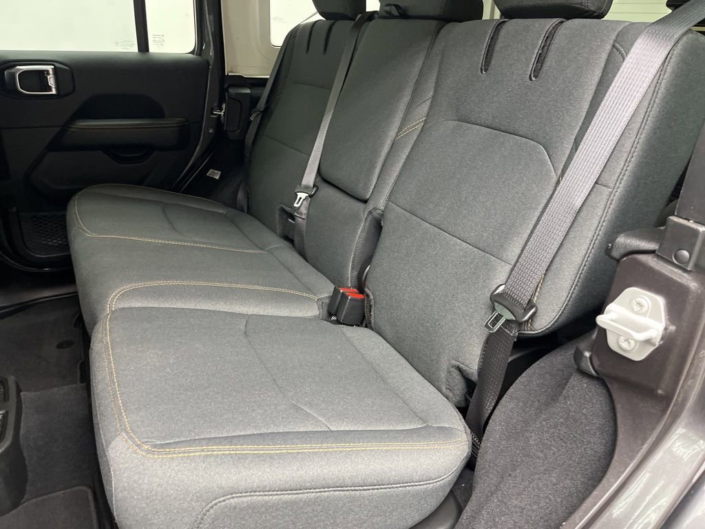 Used 2025 Jeep Wrangler Unlimited Sahara w/ Safety Group AWD/4WD image 20