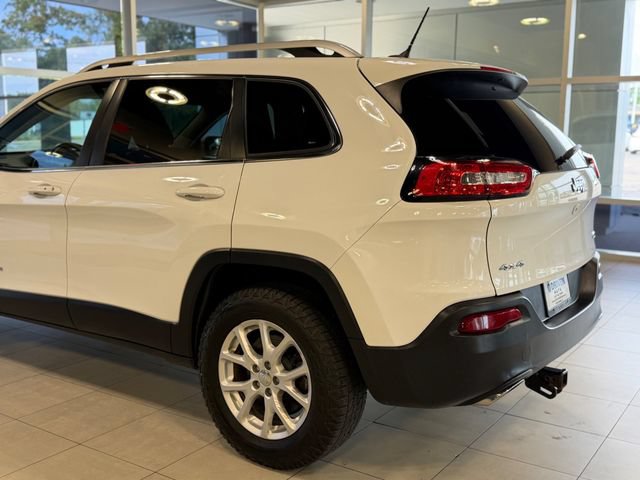 Used 2015 Jeep Cherokee Latitude w/ Comfort/Convenience Group AWD/4WD image 13