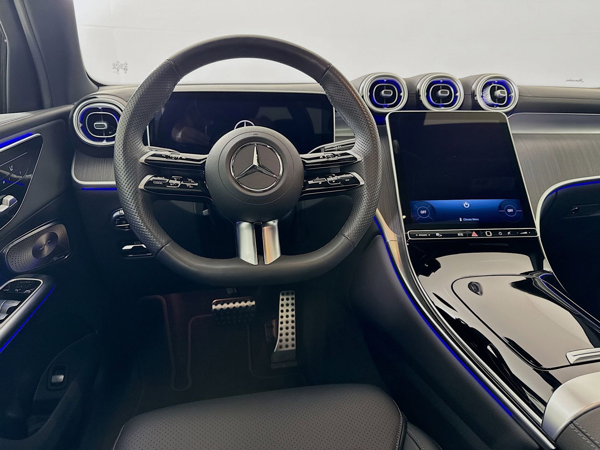 Used 2025 Mercedes-Benz GLC 300 image 25