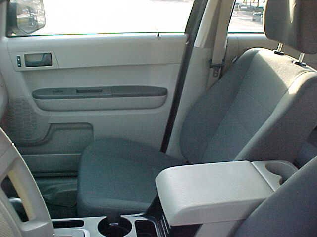 Used 2011 Ford Escape XLS w/ 102A Rapid Spec Order Code FWD image 29