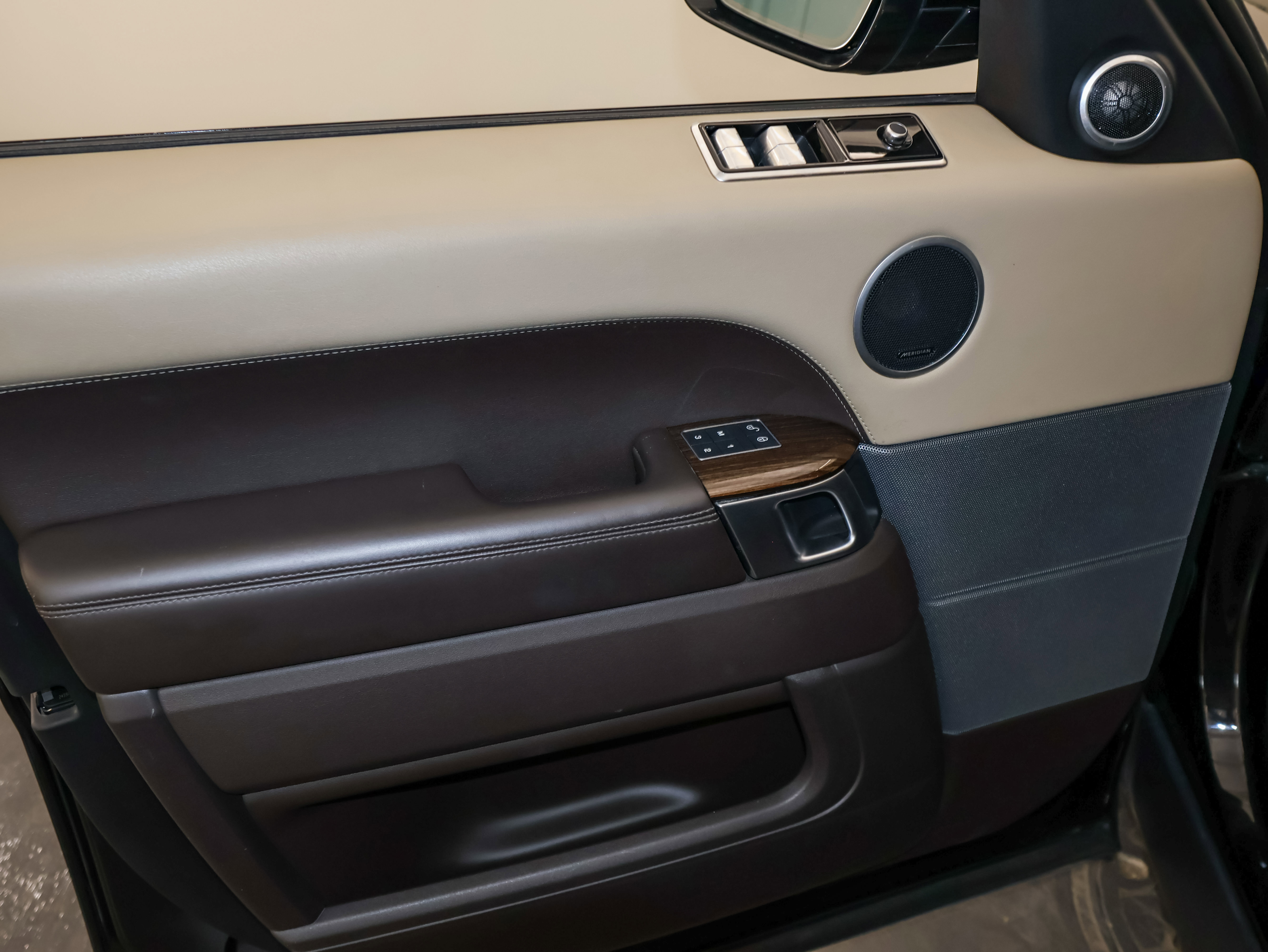 Used 2020 Land Rover Range Rover Sport HSE image 20