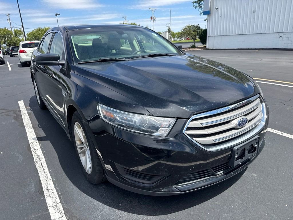 Used 2017 Ford Taurus SE FWD image 2