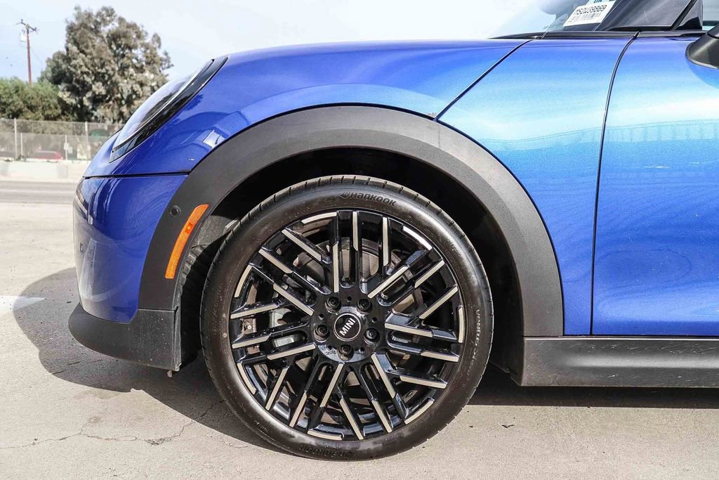 Used 2025 MINI Cooper 2-Door Hardtop image 12