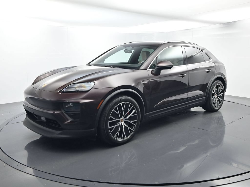 Certified 2025 Porsche Macan 4S Electric AWD/4WD image 1