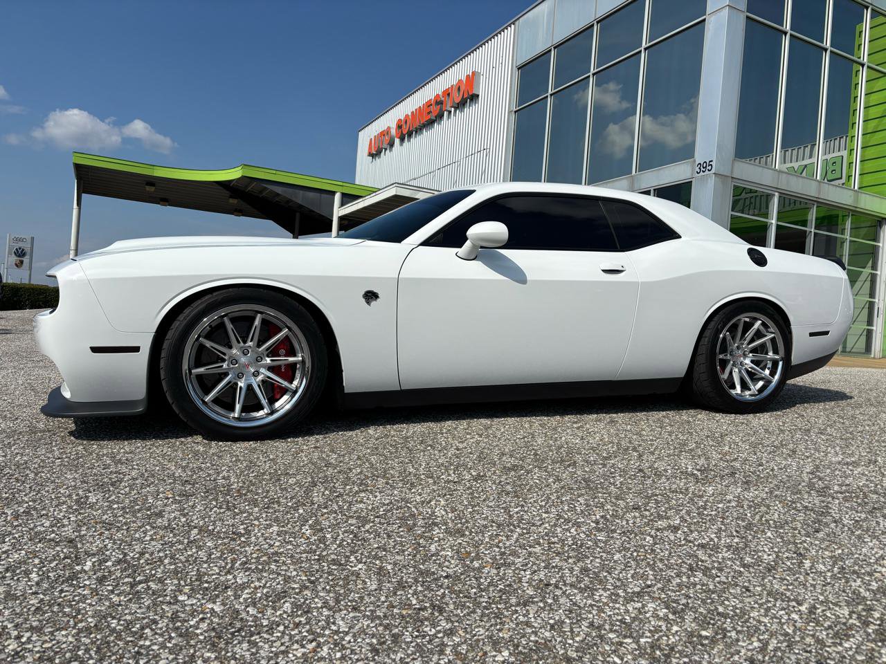 Used 2018 Dodge Challenger SRT Hellcat image 2