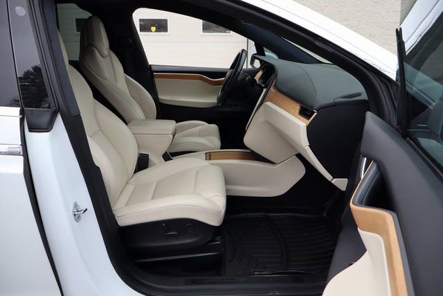 Used 2019 Tesla Model X Long Range image 33