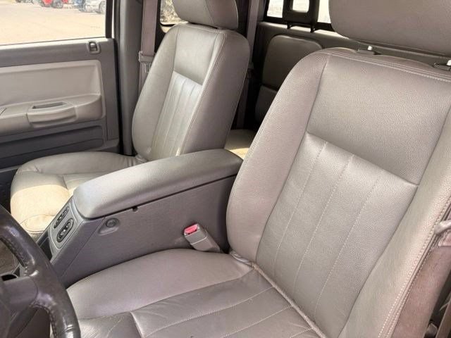 Used 2005 Dodge Dakota Laramie w/ Sport Appearance Group AWD/4WD image 9