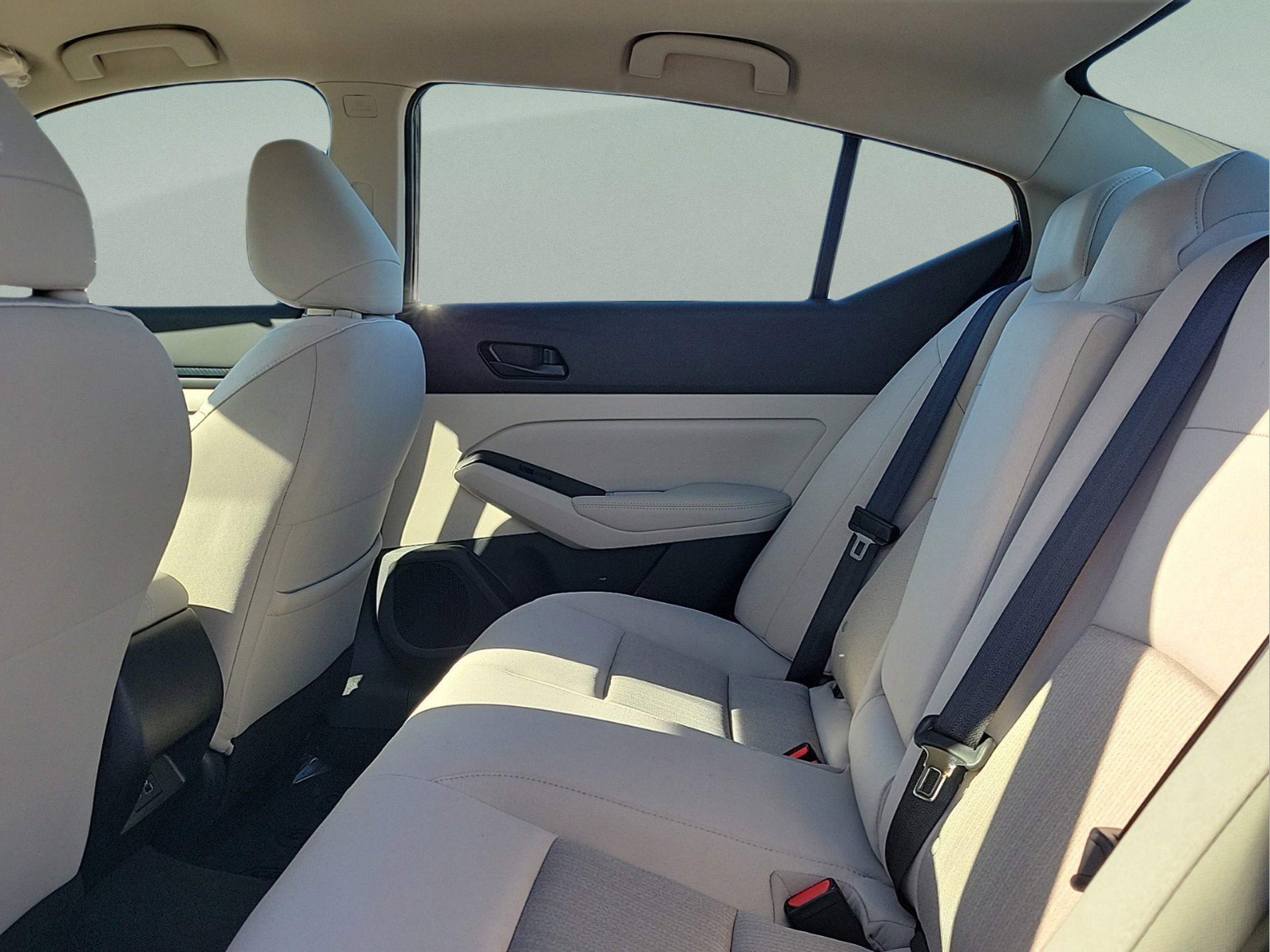 New 2025 Nissan Altima 2.5 SV FWD image 9
