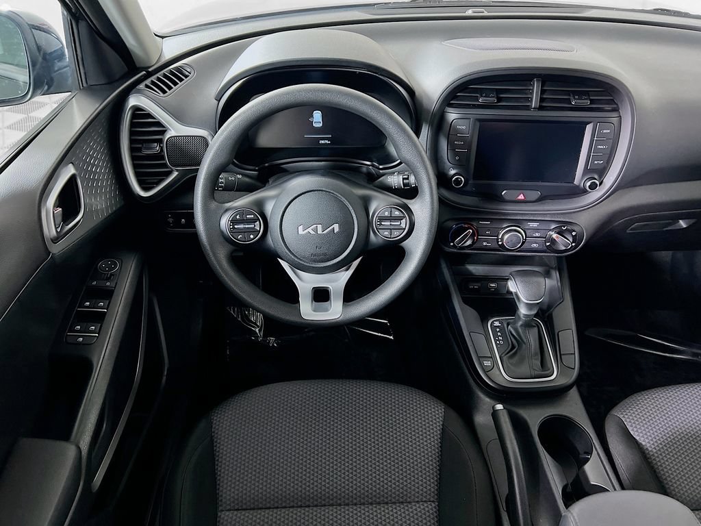 Certified 2023 Kia Soul LX w/ LX Technology Package FWD image 4