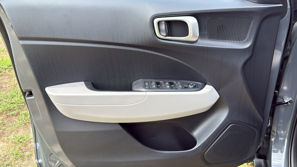 New 2026 Hyundai Venue SEL FWD image 15