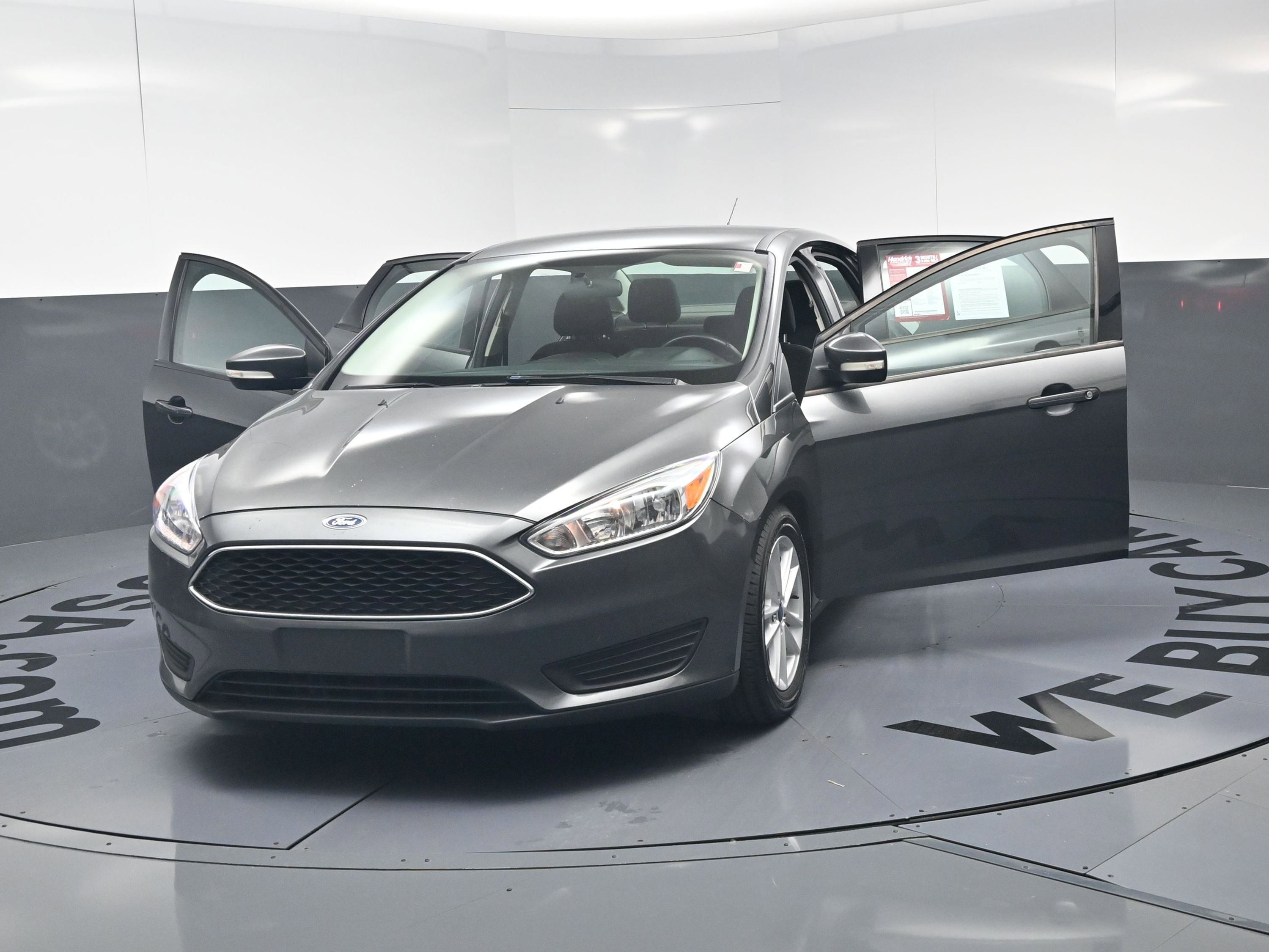 Used 2018 Ford Focus SE w/ Cold Weather Package FWD image 22