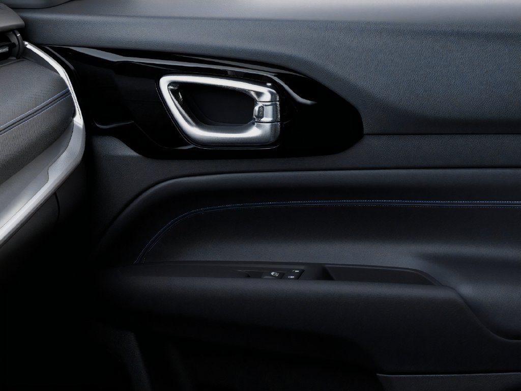 New 2026 Jeep Compass Latitude AWD/4WD image 25