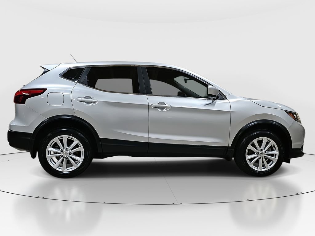 Used 2018 Nissan Rogue Sport S w/ S Appearance Package image 4