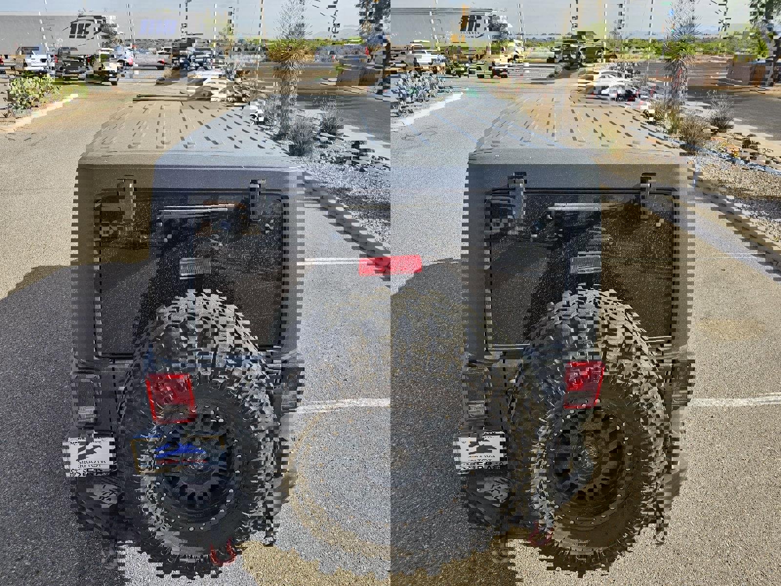 Used 2016 Jeep Wrangler Unlimited Rubicon w/ Connectivity Group AWD/4WD image 19