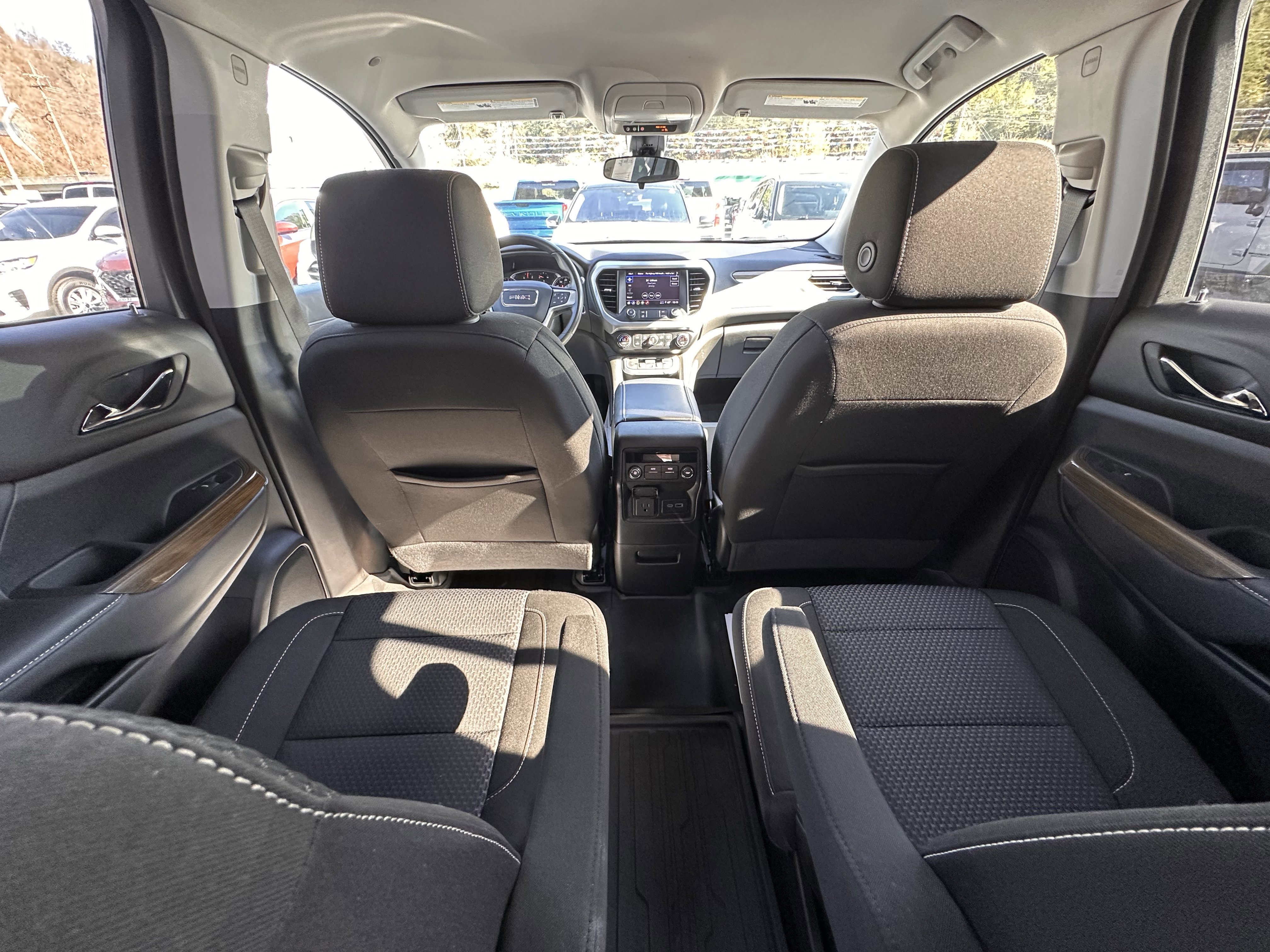 Used 2023 GMC Acadia SLE w/ Driver Convenience Package image 22