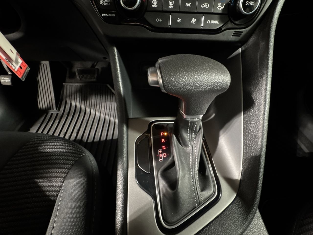 Certified 2022 Kia Niro LX image 27