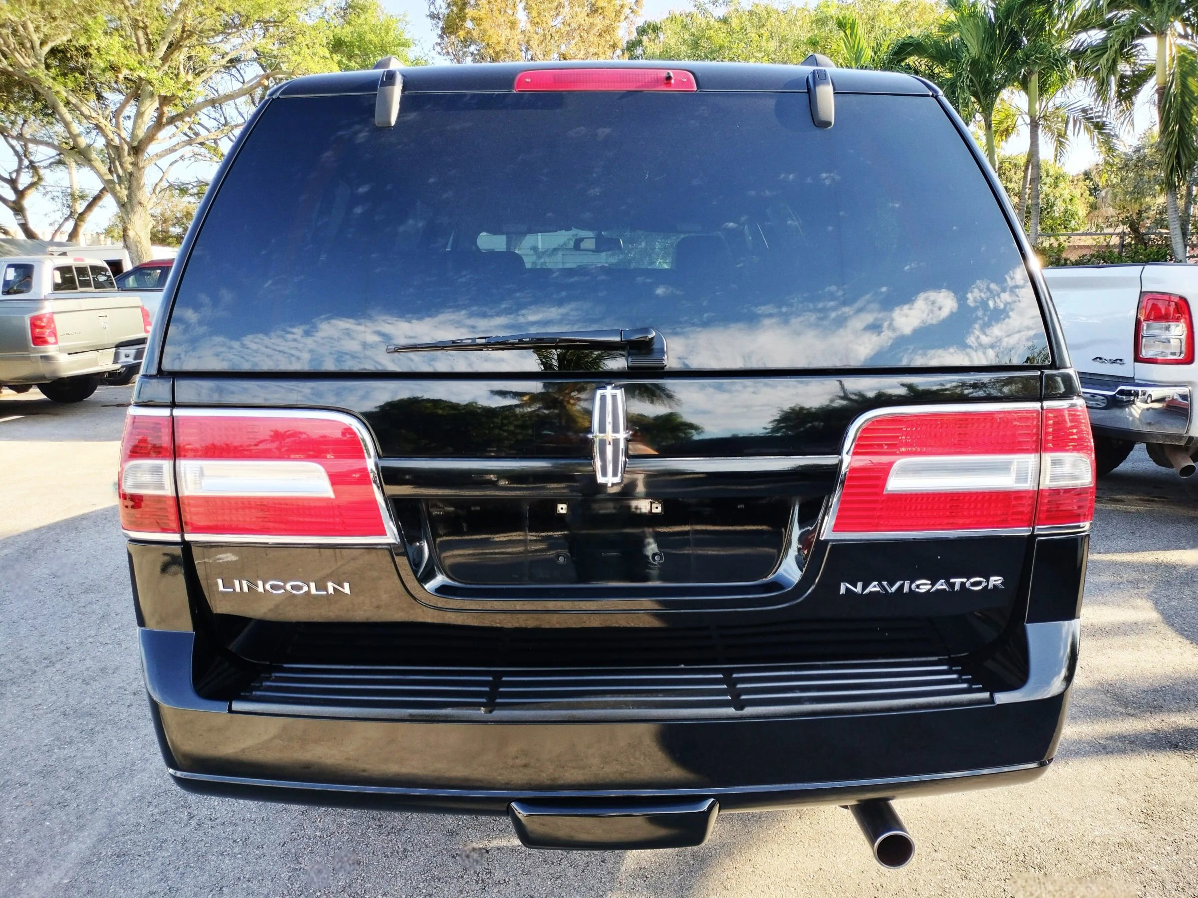 Used 2008 Lincoln Navigator 2WD image 6