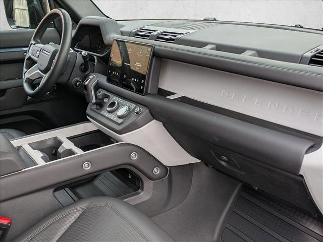 Used 2025 Land Rover Defender 110 S image 23