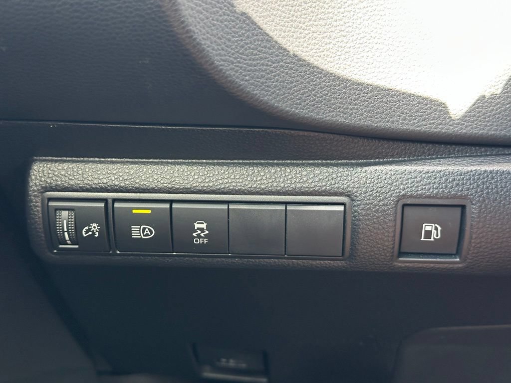Certified 2026 Toyota Corolla SE w/ SE Premium Package FWD image 34