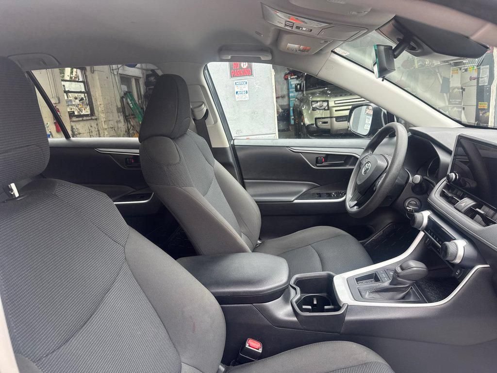 Used 2024 Toyota RAV4 LE FWD image 14