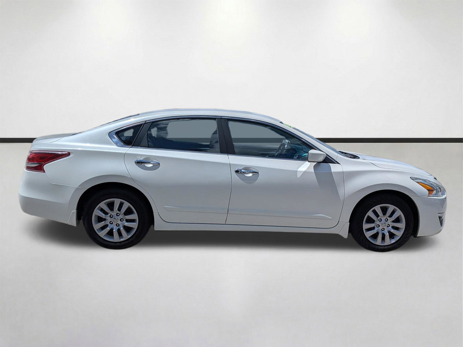 Used 2013 Nissan Altima 2.5 S image 3