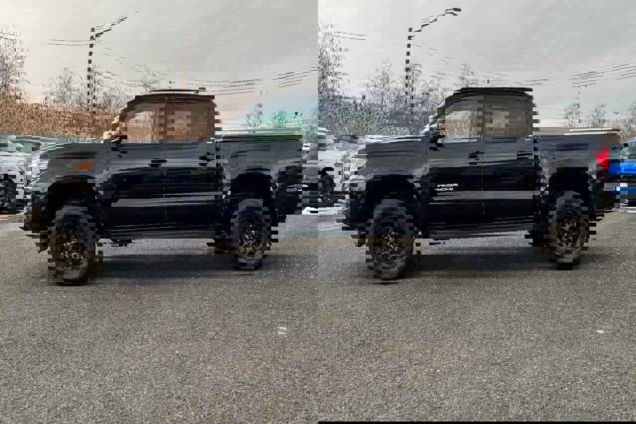 Used 2020 Toyota Tacoma SR5 image 6