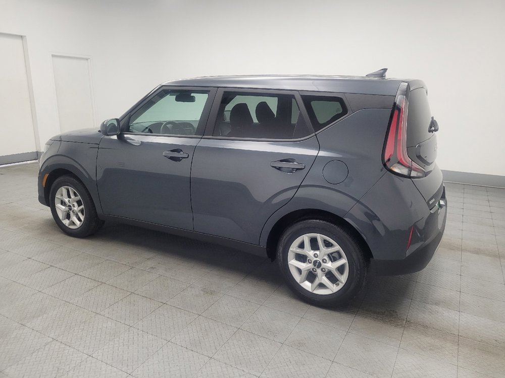 Used 2025 Kia Soul LX image 3