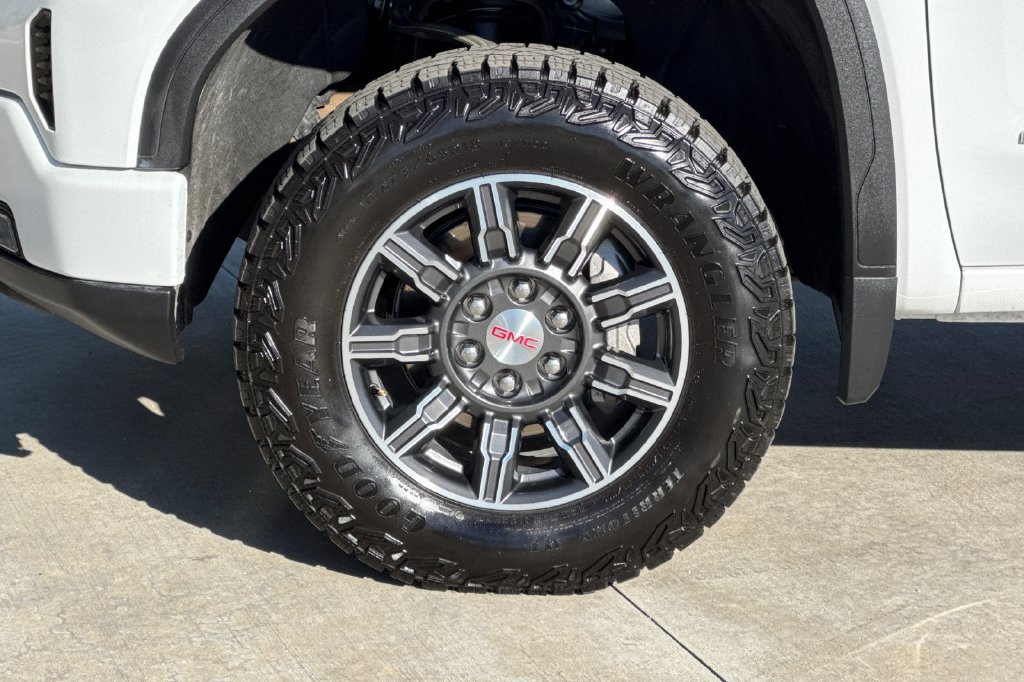 Used 2025 GMC Sierra 1500 AT4 AWD/4WD image 33