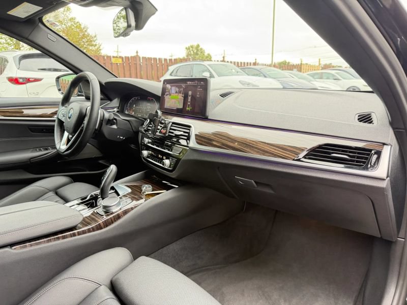 Used 2021 BMW 530i xDrive w/ Premium Package AWD/4WD image 32