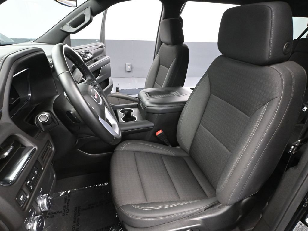 Used 2024 GMC Yukon XL SLE image 23