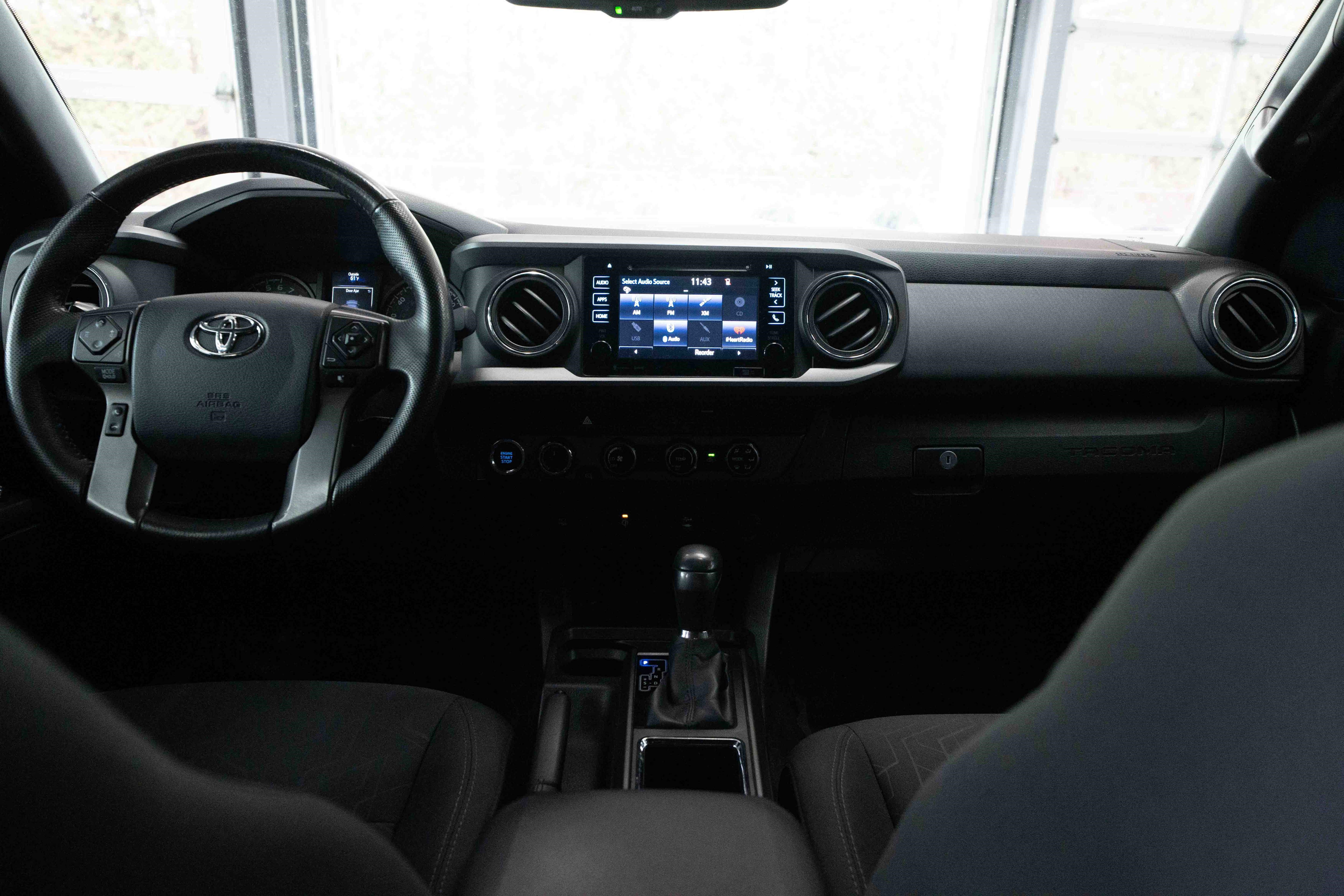 Used 2017 Toyota Tacoma TRD Sport w/ Tow Package (A/T) image 20