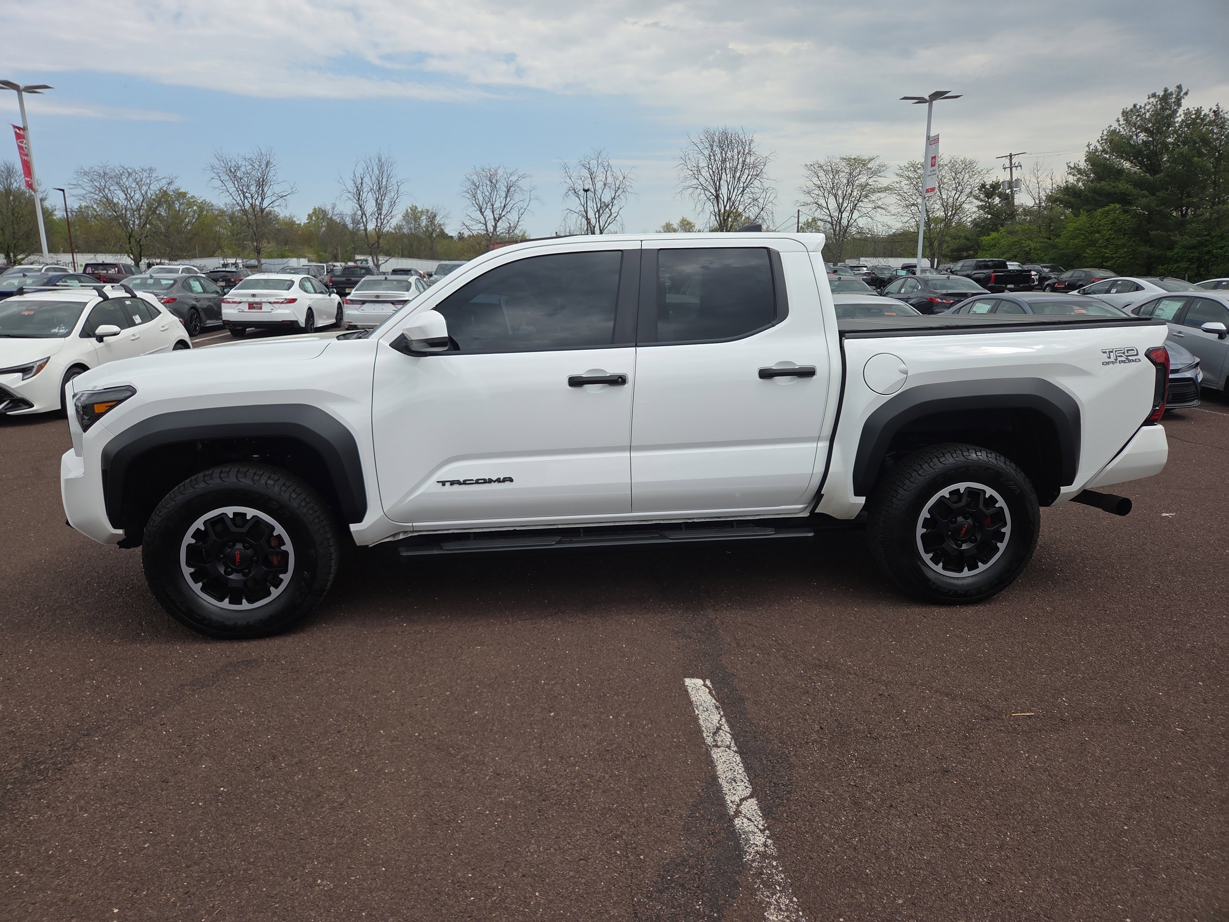 Certified 2024 Toyota Tacoma TRD Off-Road AWD/4WD image 6