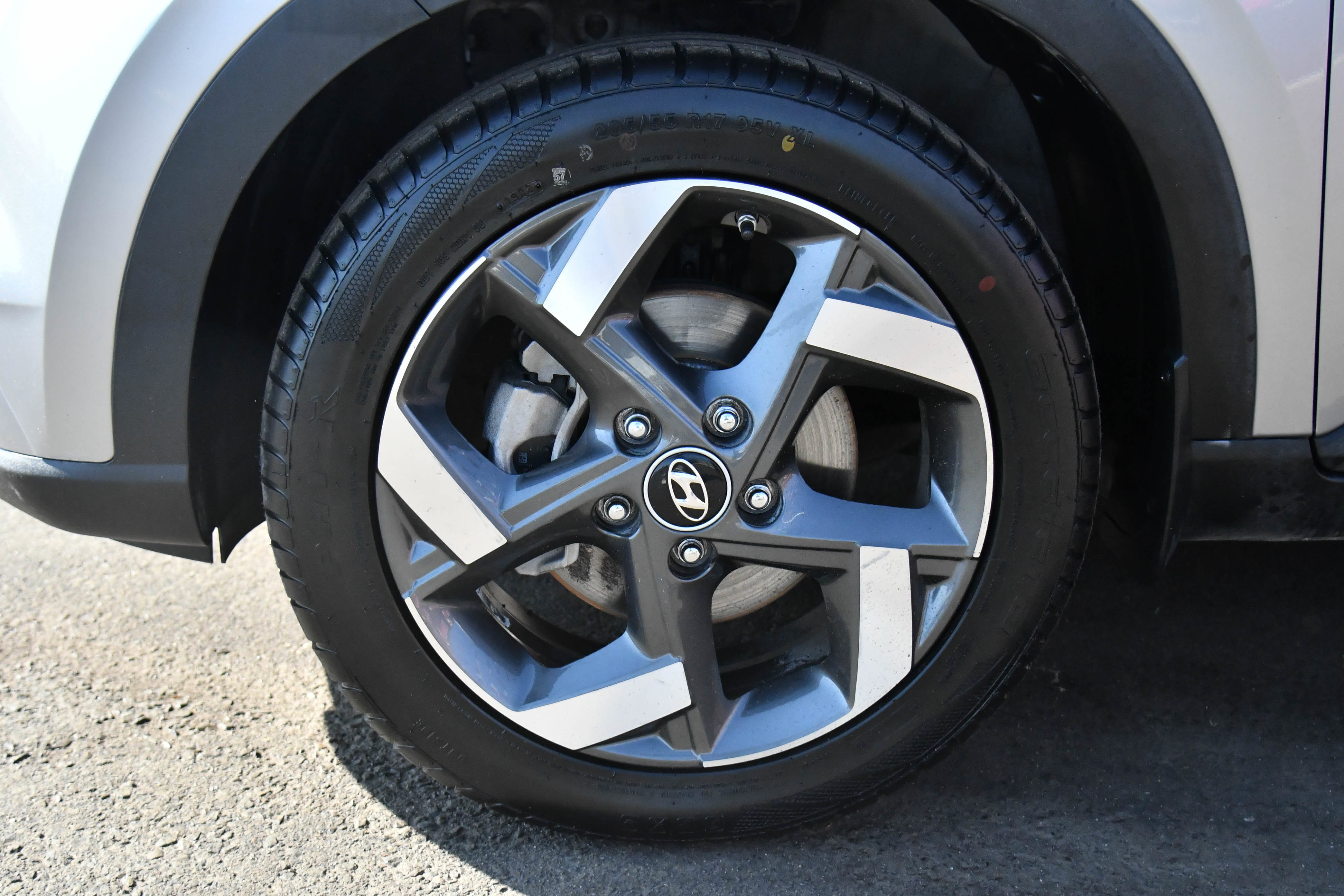 Used 2023 Hyundai Venue SEL w/ Cargo Package image 12