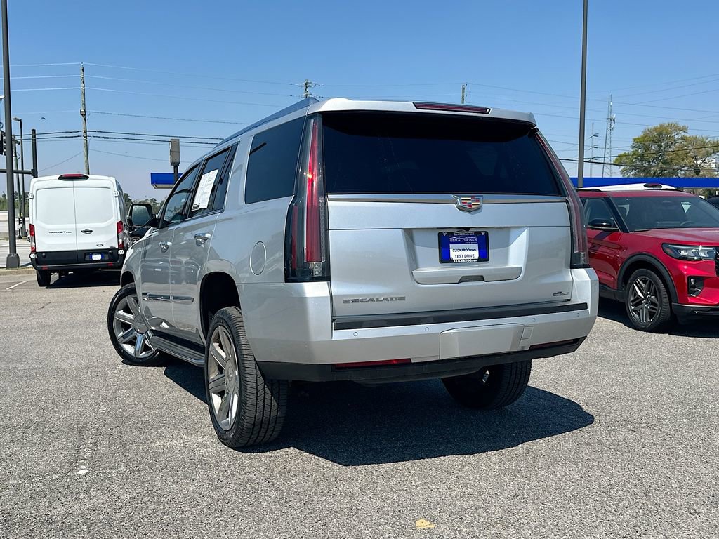 Used 2015 Cadillac Escalade Luxury image 6