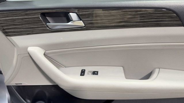 Used 2015 Hyundai Sonata Limited w/ Option Group 05 image 14