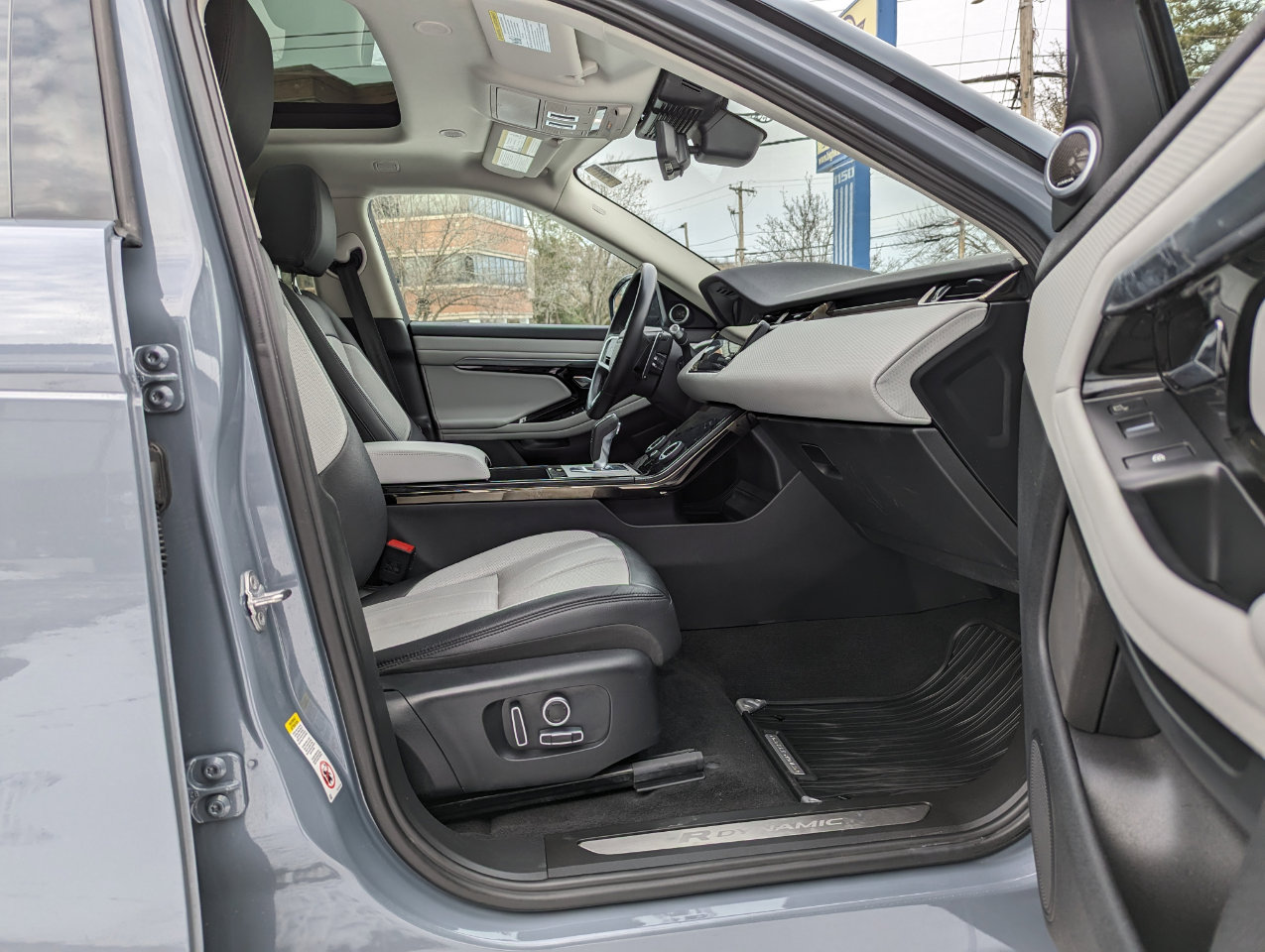 Used 2022 Land Rover Range Rover Evoque R-Dynamic S image 34