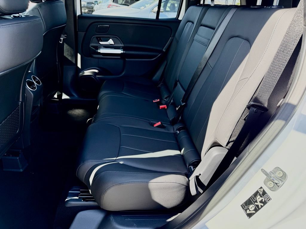 New 2026 Mercedes-Benz GLB 250 image 30