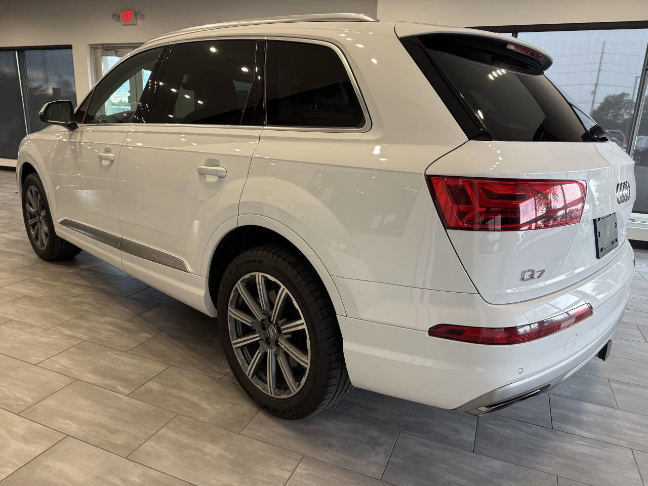 Used 2017 Audi Q7 3.0T Premium Plus image 5