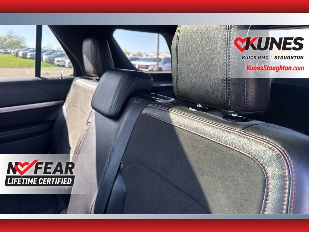 Used 2018 Ford Explorer XLT w/ XLT Appearance Package AWD/4WD image 40