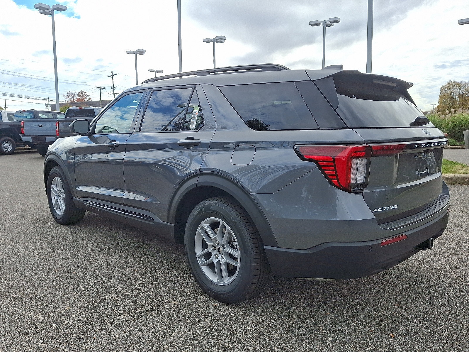 New 2026 Ford Explorer Active RWD image 5